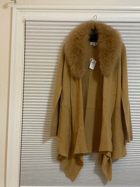 NEIMAN MARCUS CASHMERE SWEATER
